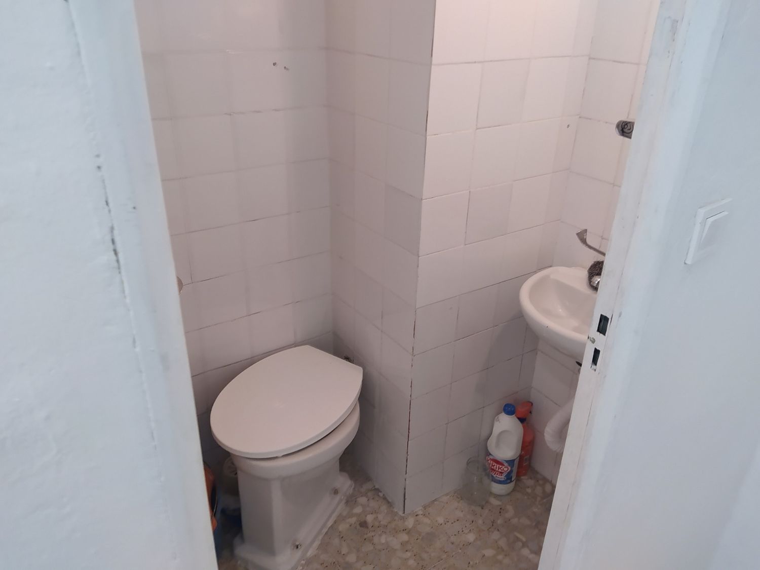 1445829947
